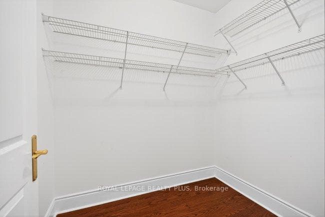 35 Kingsbridge Garden Circle Unit TPH4 - Condo photo 28 of 50 in Mississauga, Ontario