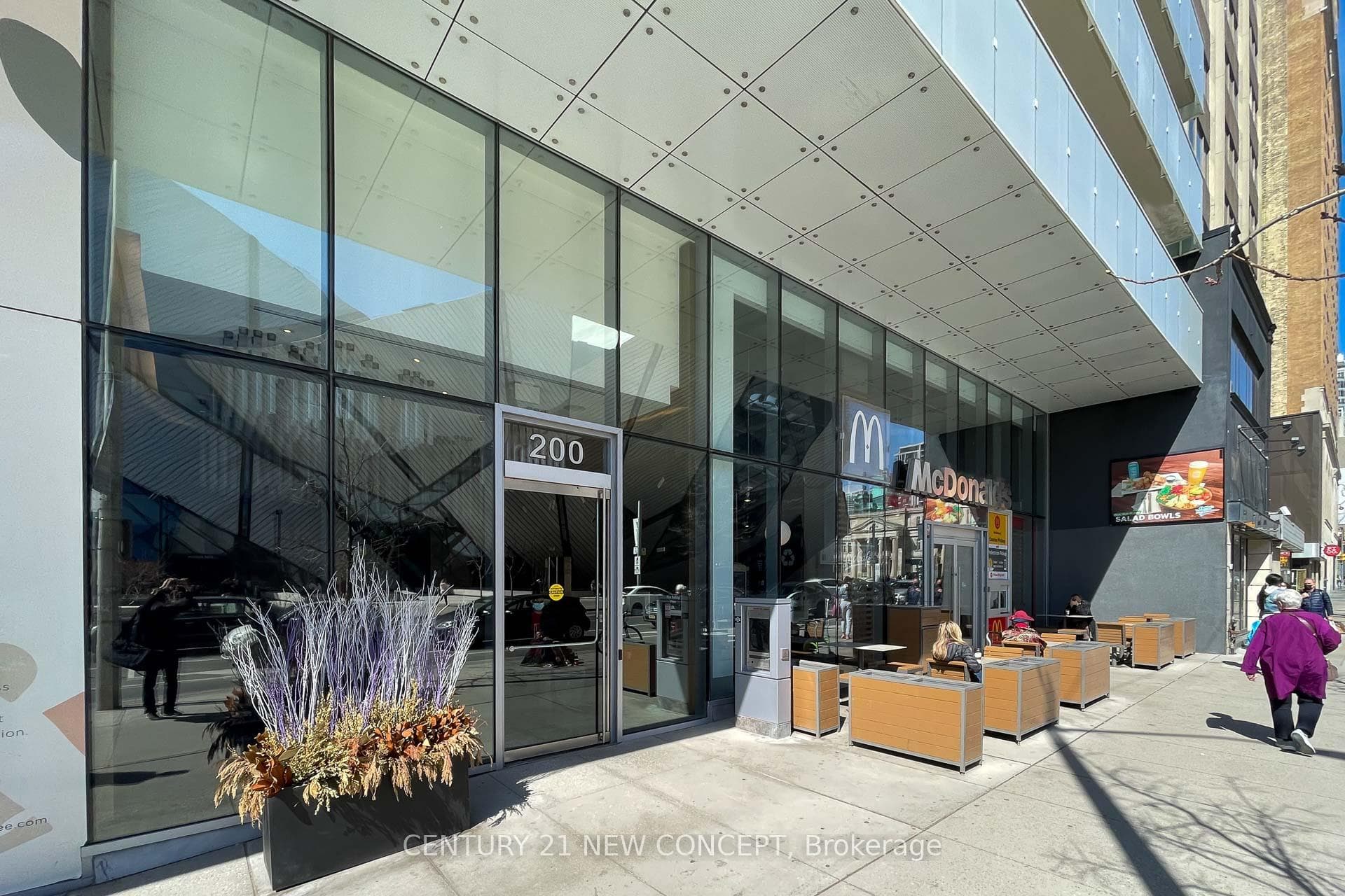 200 Bloor Street Unit 2606 - Condo photo 2 of 50 in Annex / Yorkville / Summerhill, Ontario