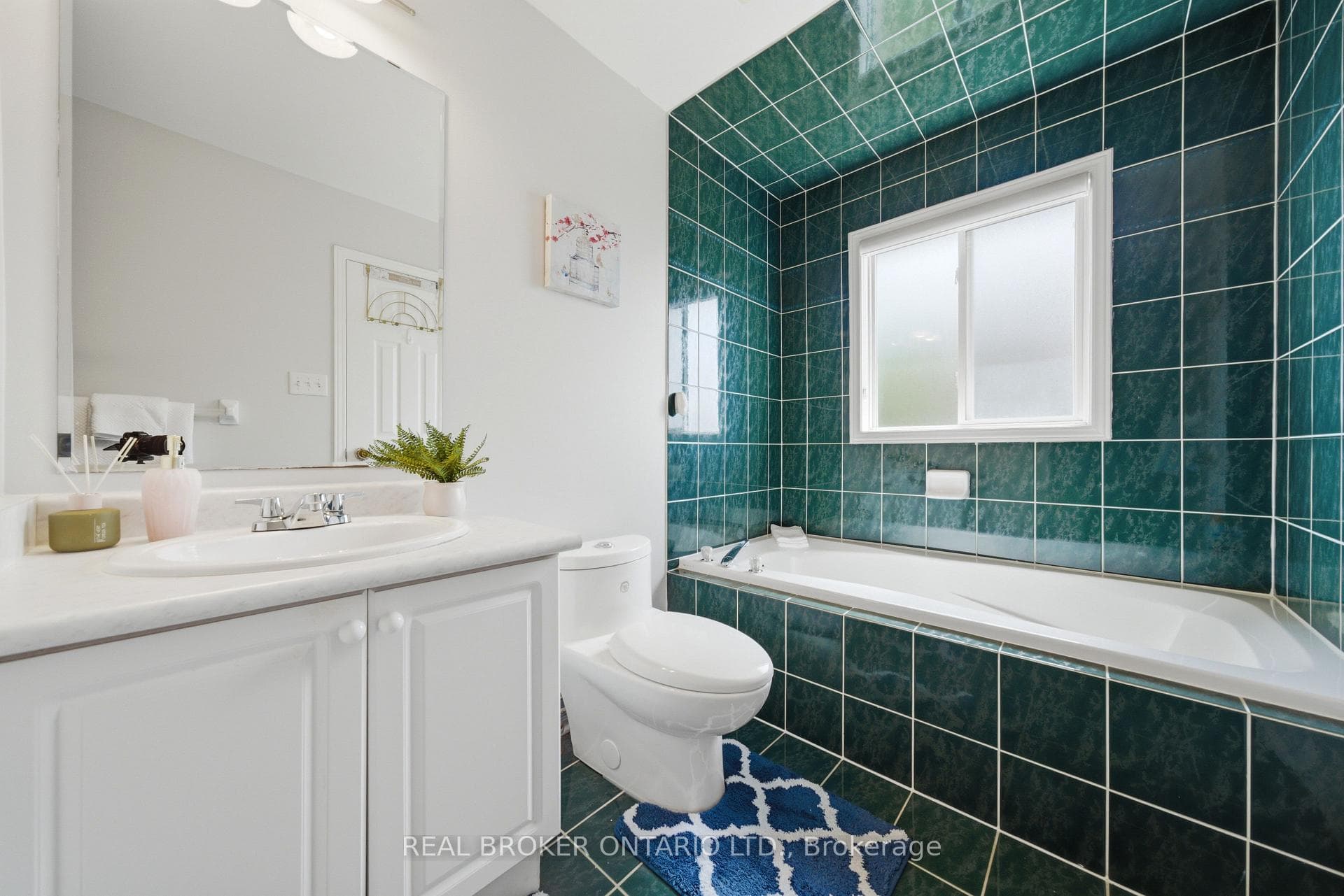 1860 Creek Way - Semi-Detached photo 21 of 44 in Burlington, Ontario