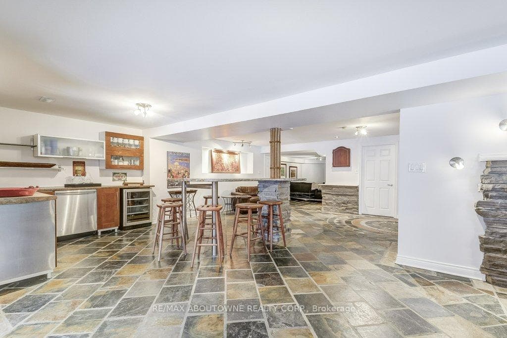 2080 Mckerlie Crescent - Detached photo 33 of 50 in Burlington, Ontario