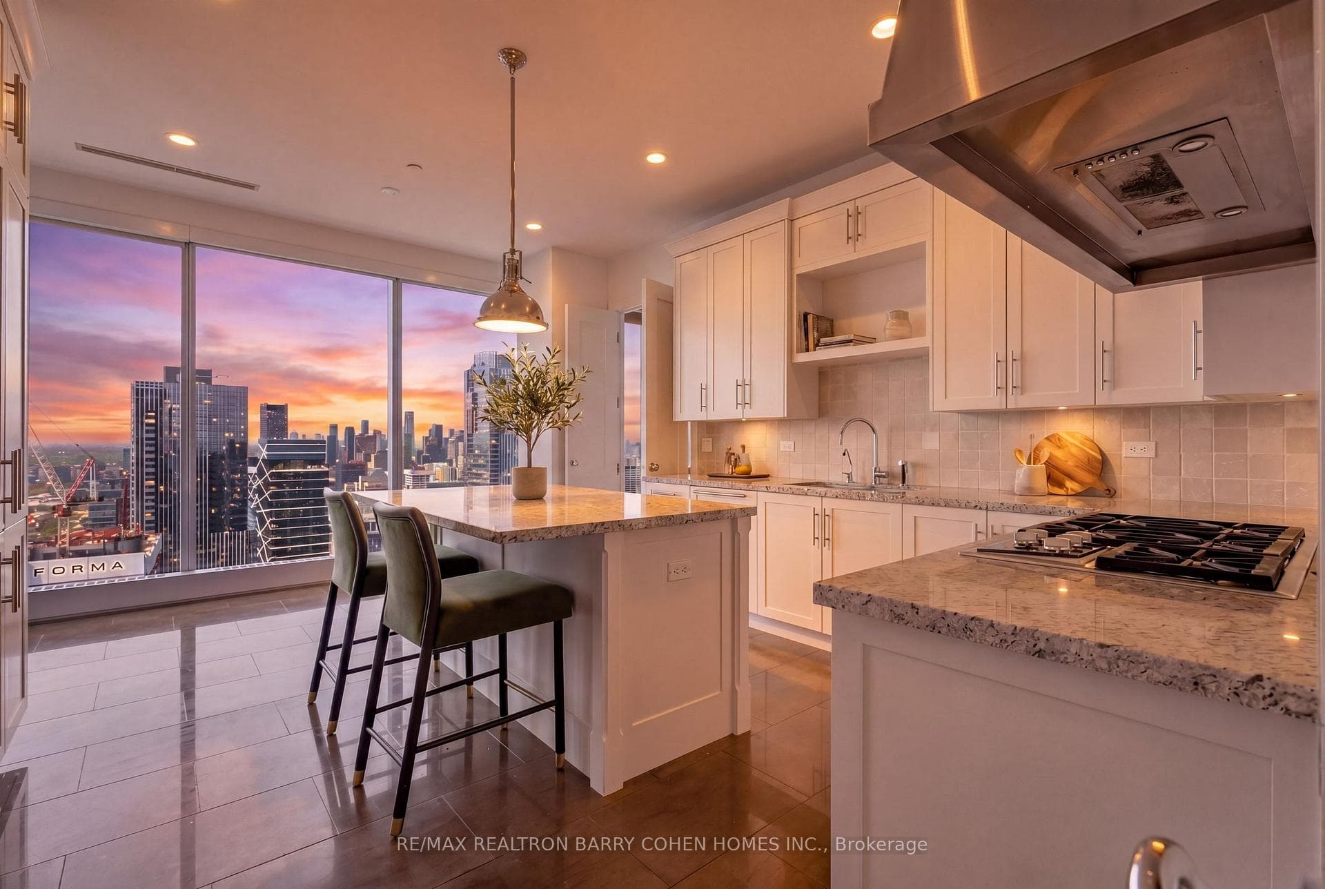 183 Wellington Street Unit 4502 - Condo photo 25 of 34 in Downtown Toronto / Waterfront, Ontario