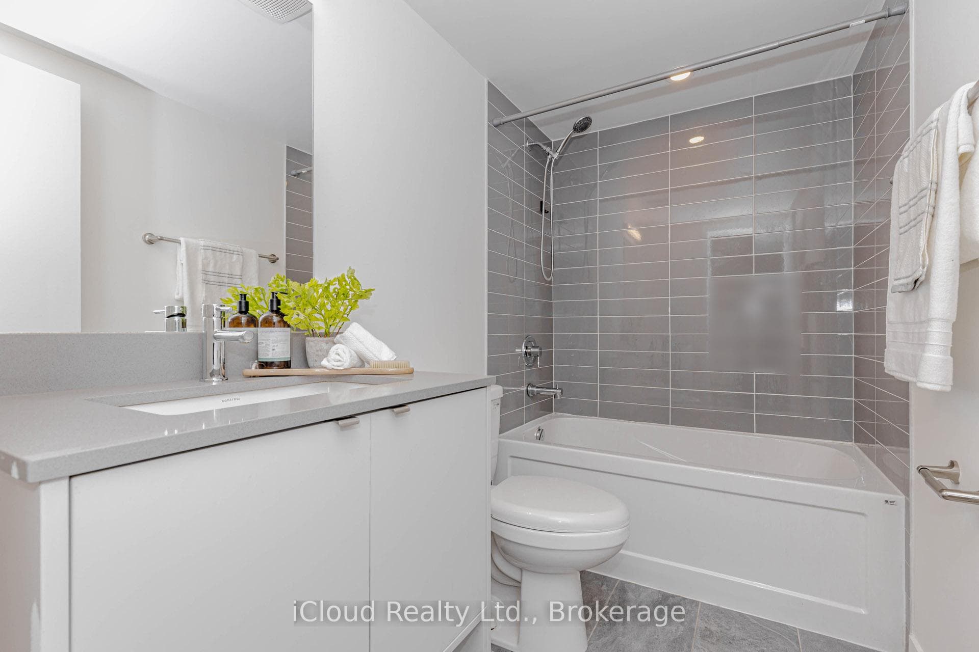 3189 BASTEDO Common Unit 69 - Townhouse photo 33 of 50 in Burlington, Ontario