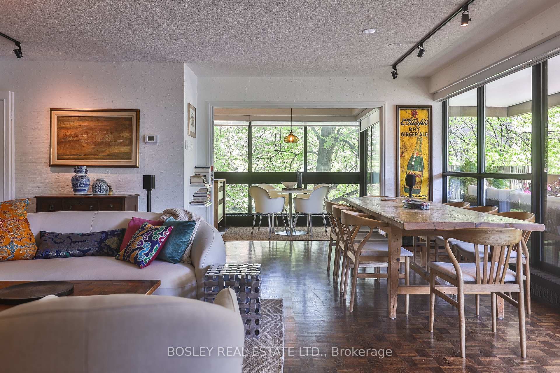 63 St Clair Avenue Unit 306 - Condo photo 9 of 34 in Annex / Yorkville / Summerhill, Ontario