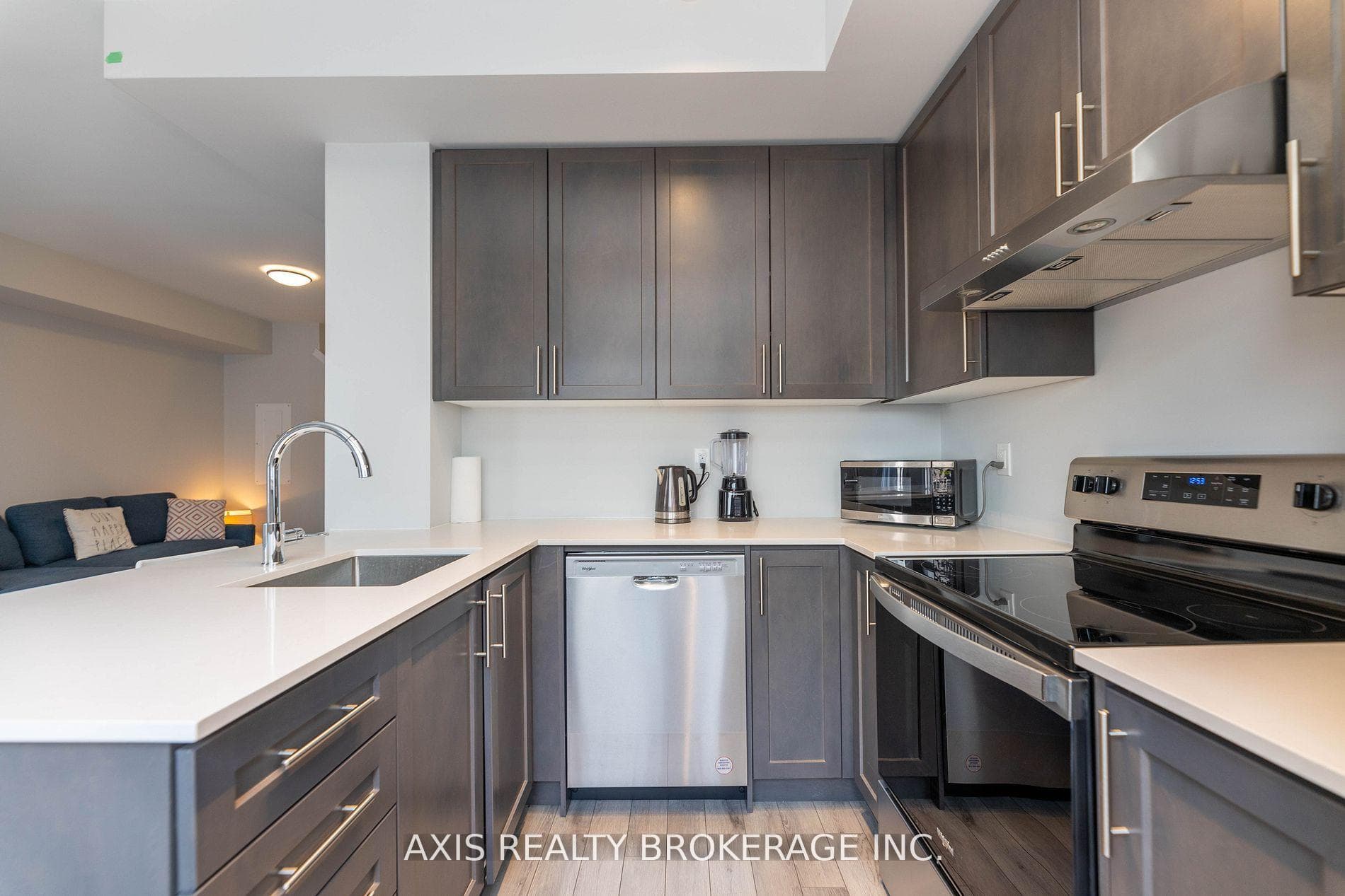 349 Wheat Boom Drive Unit 324 - Condo photo 11 of 27 in Oakville, Ontario