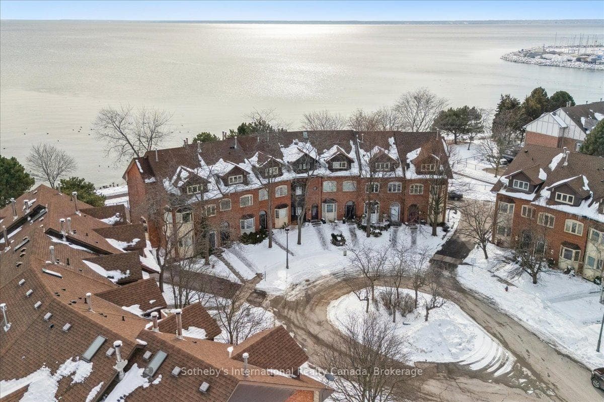 10 Southwind Terrace - Townhouse photo 1 of 43 in Oakville, Ontario
