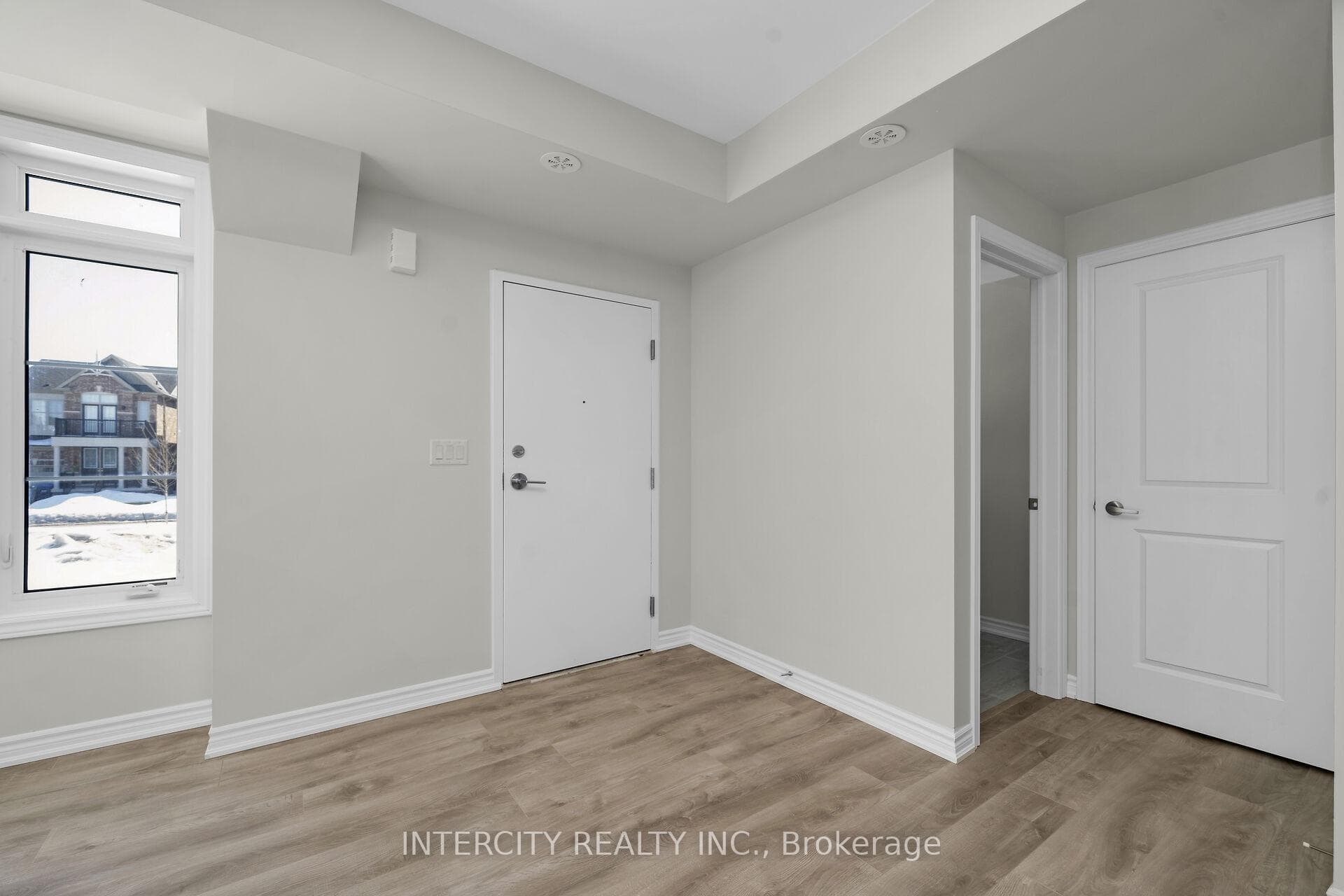 13 Vibrant Way Unit 37F - Condo photo 4 of 17 in Caledon, Ontario