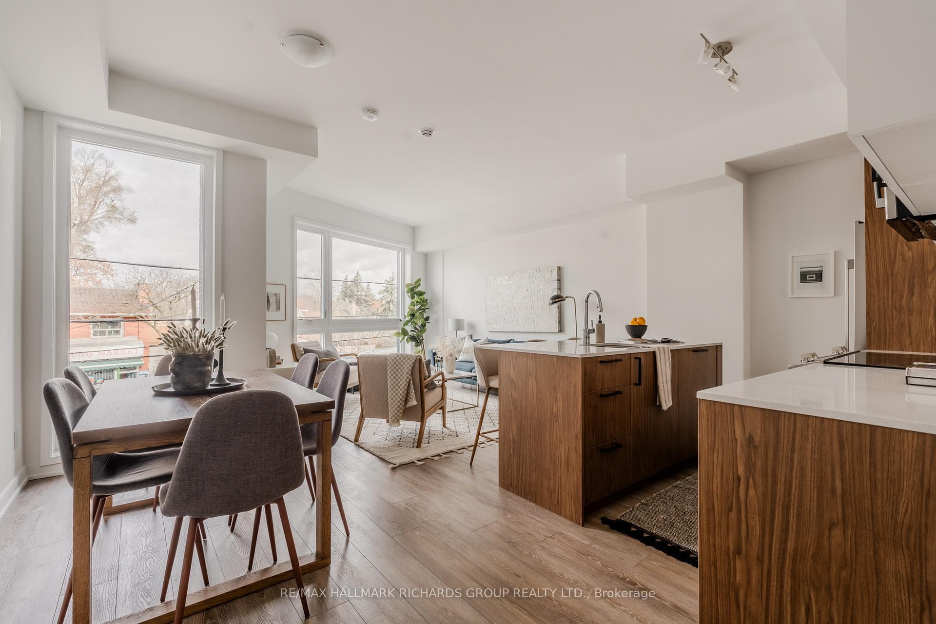 35 Birchcliff Avenue Unit 35 - Condo photo 3 of 13 in Birch Cliff / Cliffside, Ontario
