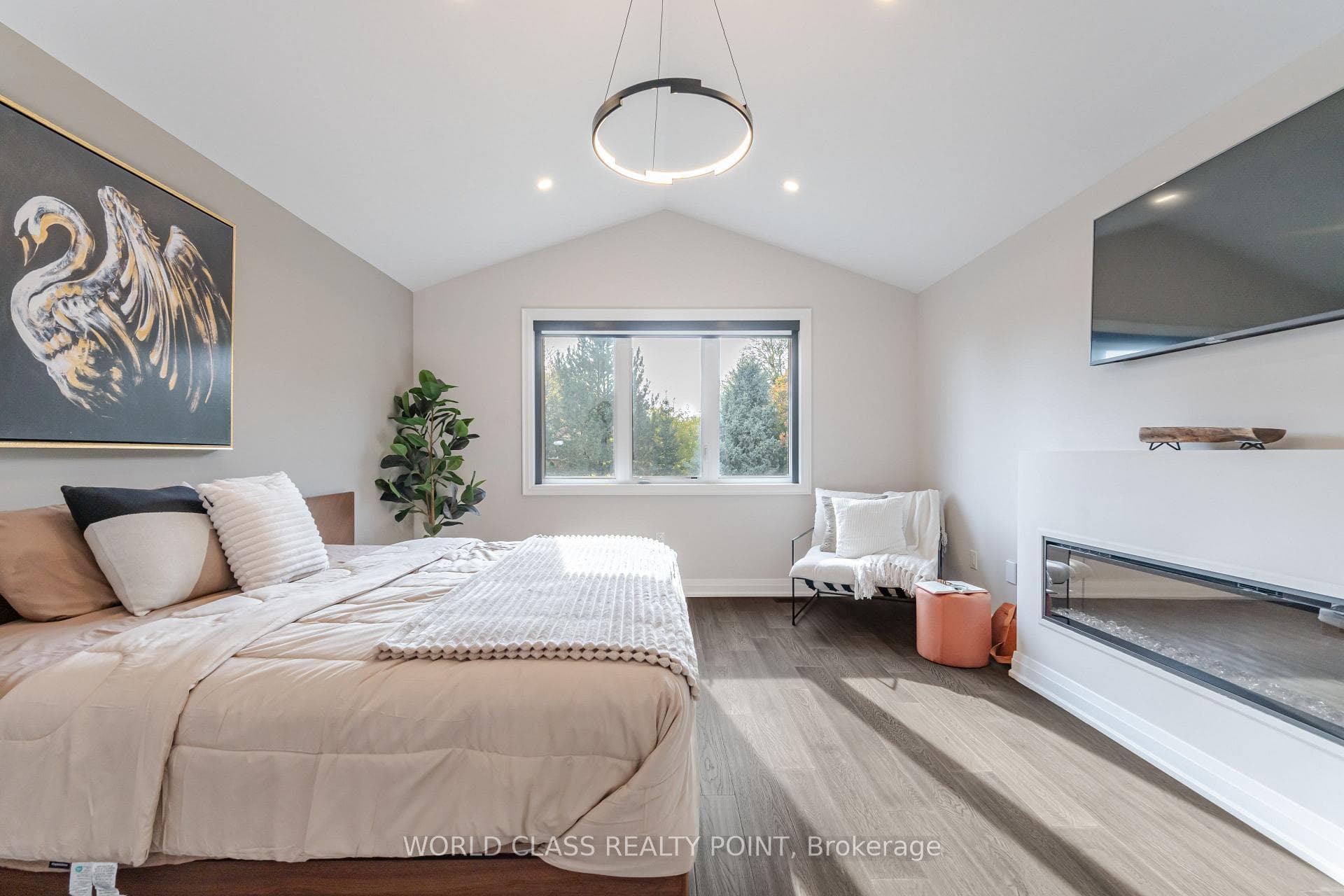 560 Woodview Road - Detached photo 23 of 39 in Burlington, Ontario