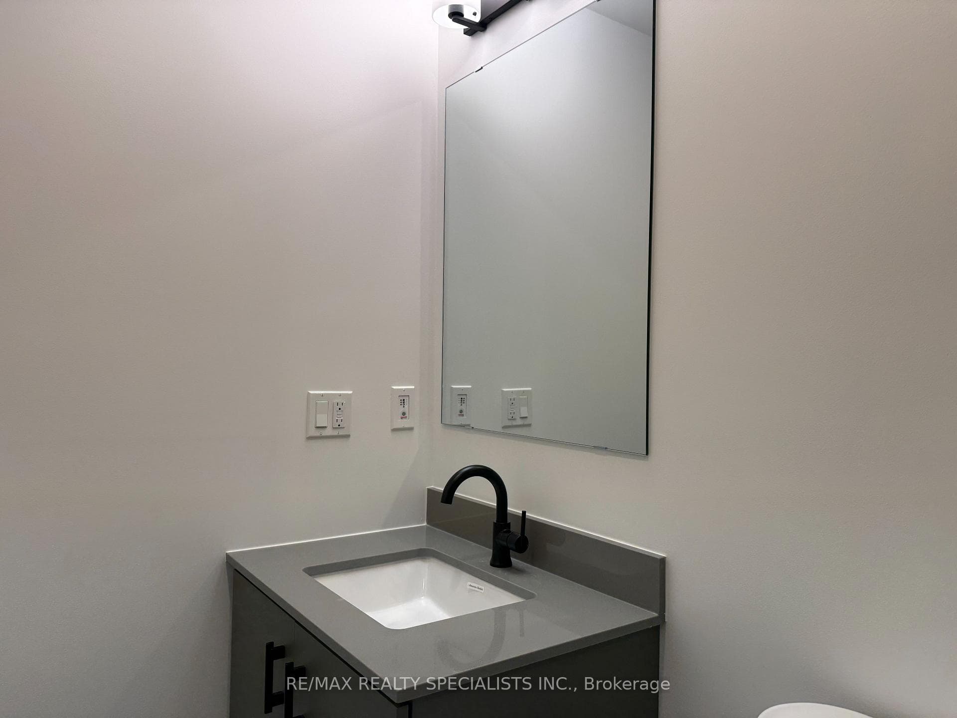4878 POWERS Common Unit C1110 - Condo photo 16 of 30 in Burlington, Ontario