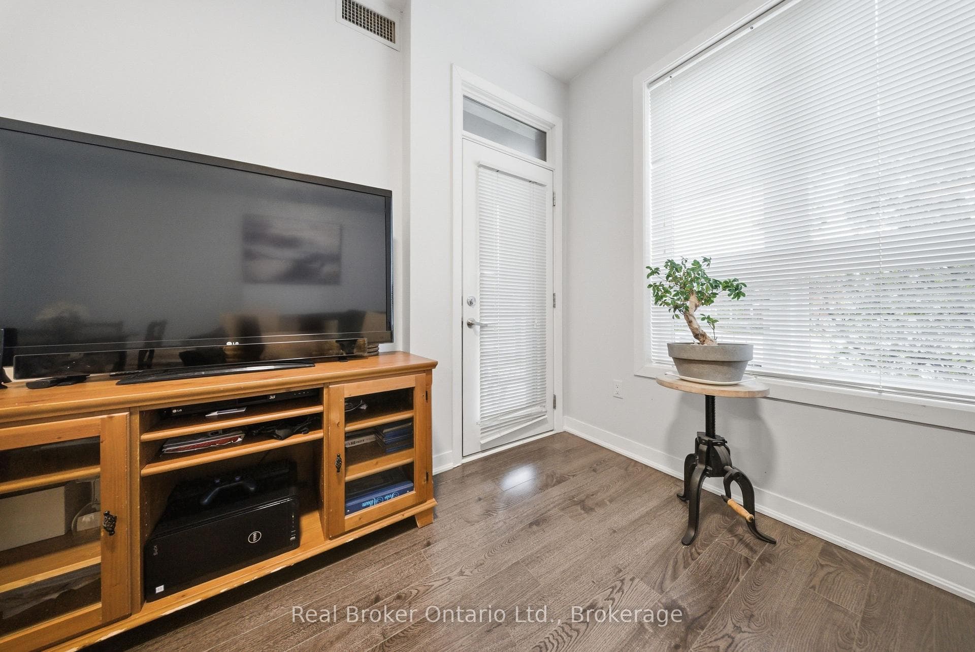 5010 Corporate Drive Unit 109 - Condo photo 18 of 38 in Burlington, Ontario