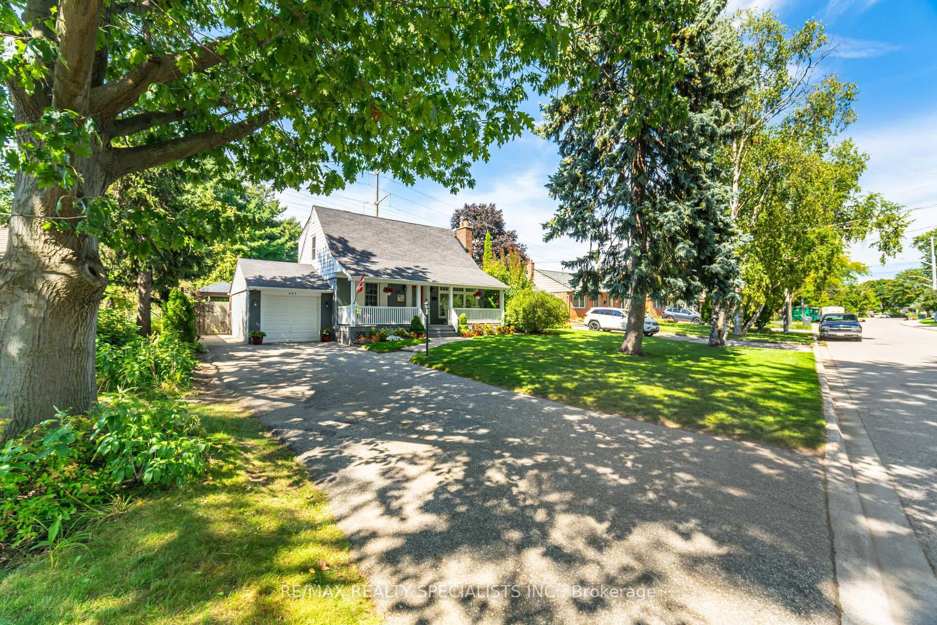 457 Selsey Drive - home for sale in Mississauga