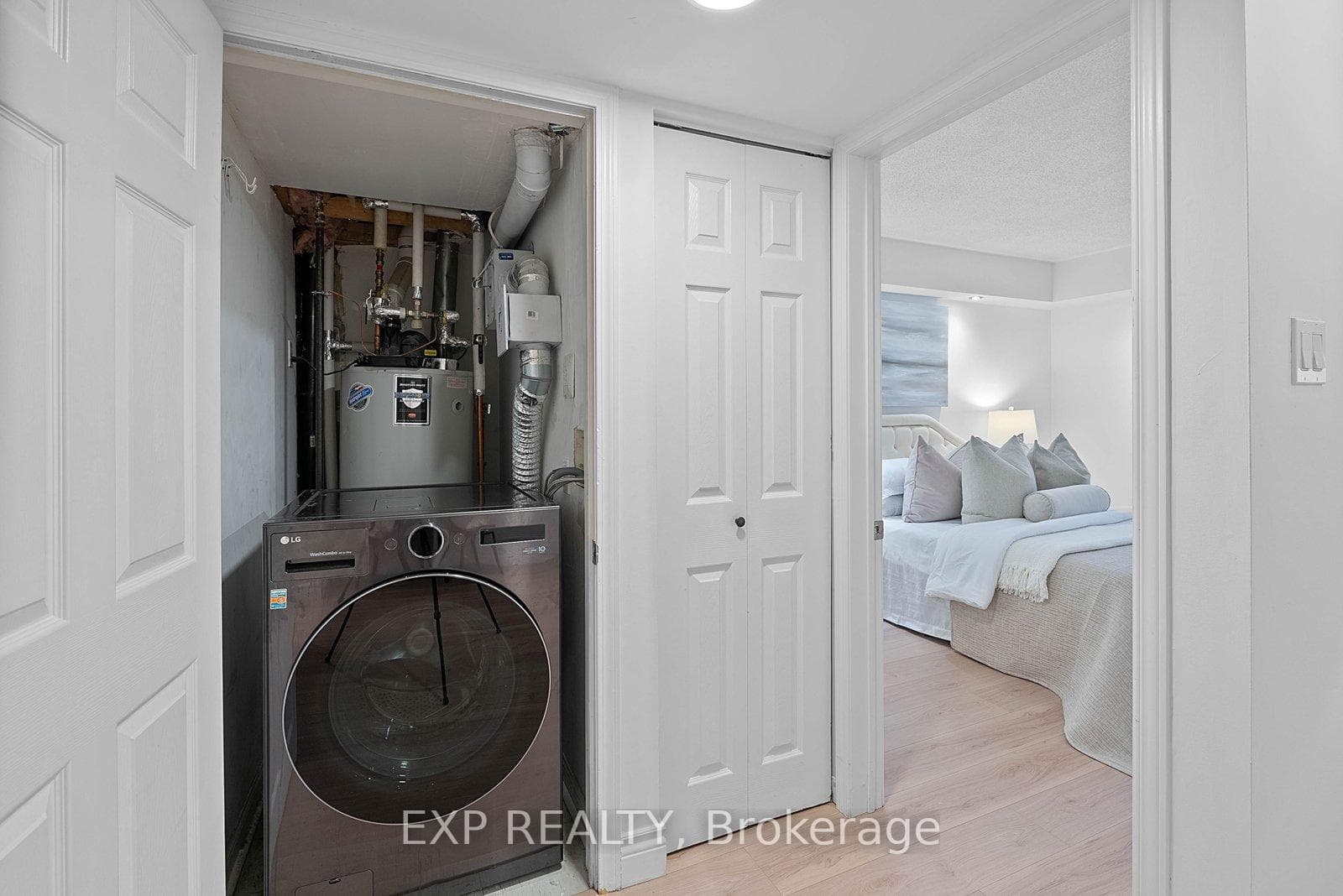 12 Portland Street Unit Th B - Condo photo 25 of 26 in Downtown Toronto / Waterfront, Ontario