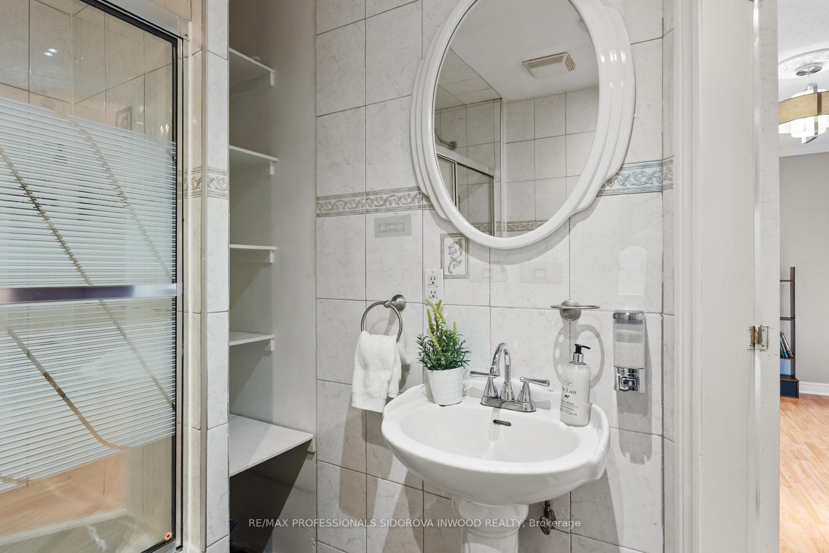 197 Lambton Avenue - Detached photo 21 of 46 in Keelesdale / Eglinton West, Ontario