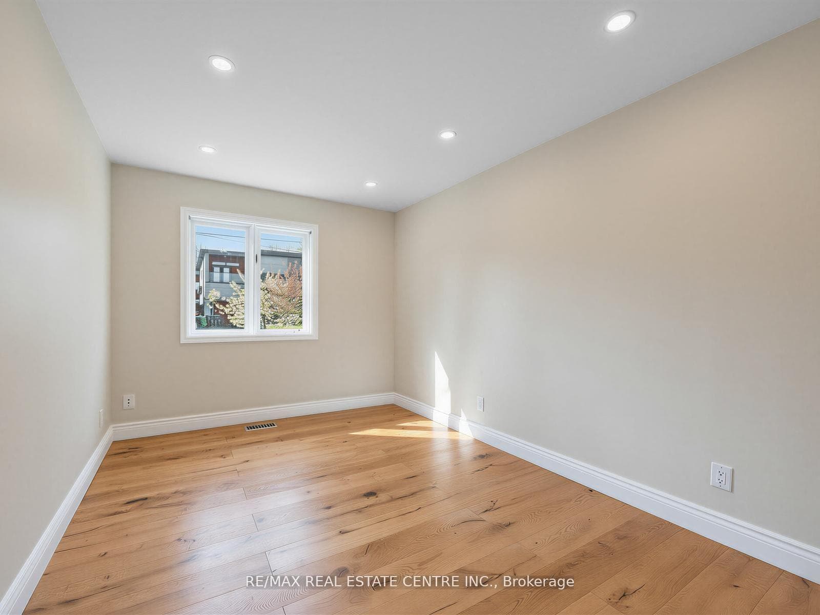 592 Montbeck Crescent - Detached photo 42 of 50 in Mississauga, Ontario