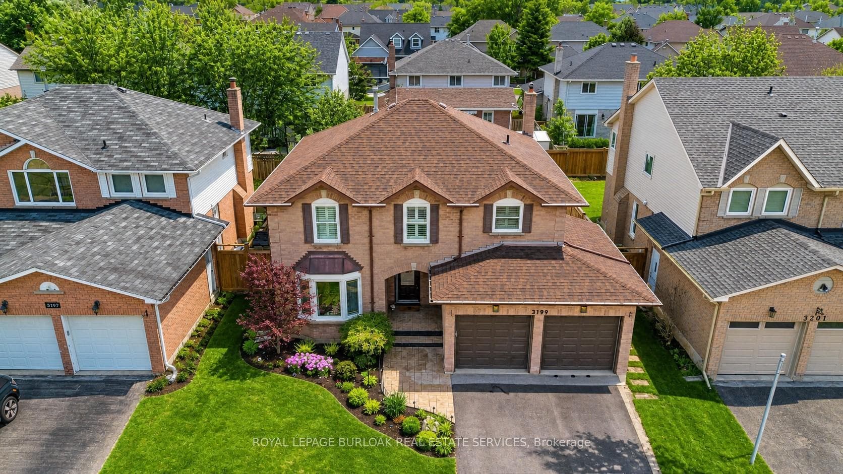 3199 Desmond Drive - Detached photo 1 of 32 in Burlington, Ontario