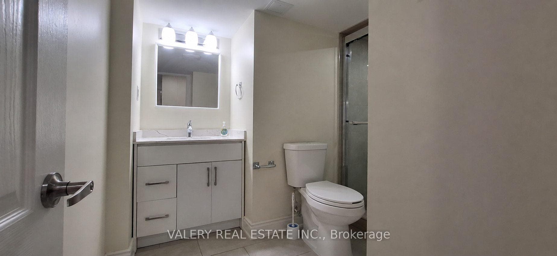 68 Mullis Crescent Unit 2 - Detached photo 6 of 7 in Brampton, Ontario