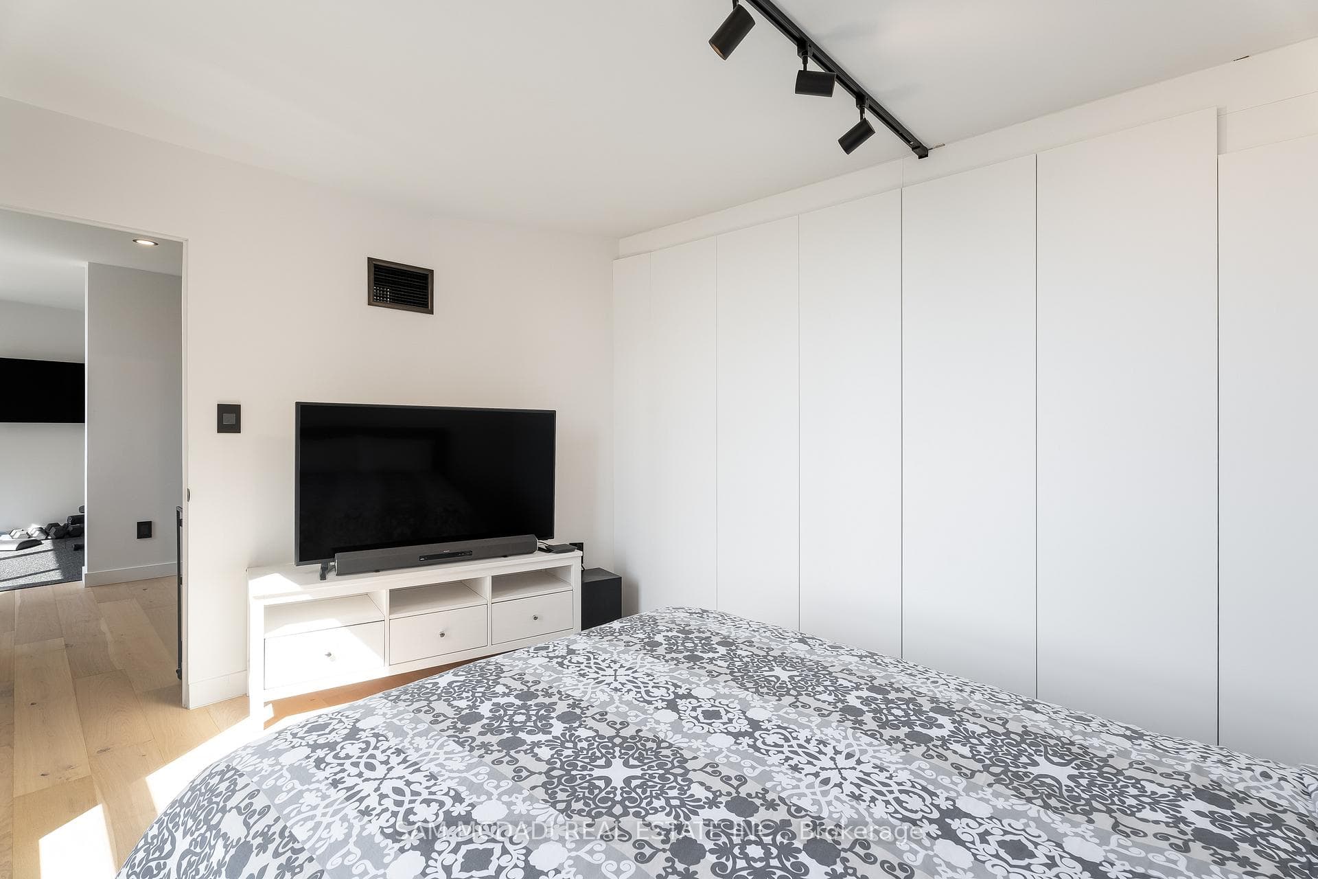 5444 Yonge Street Unit 304 - Condo photo 28 of 40 in Thornhill / Willowdale, Ontario