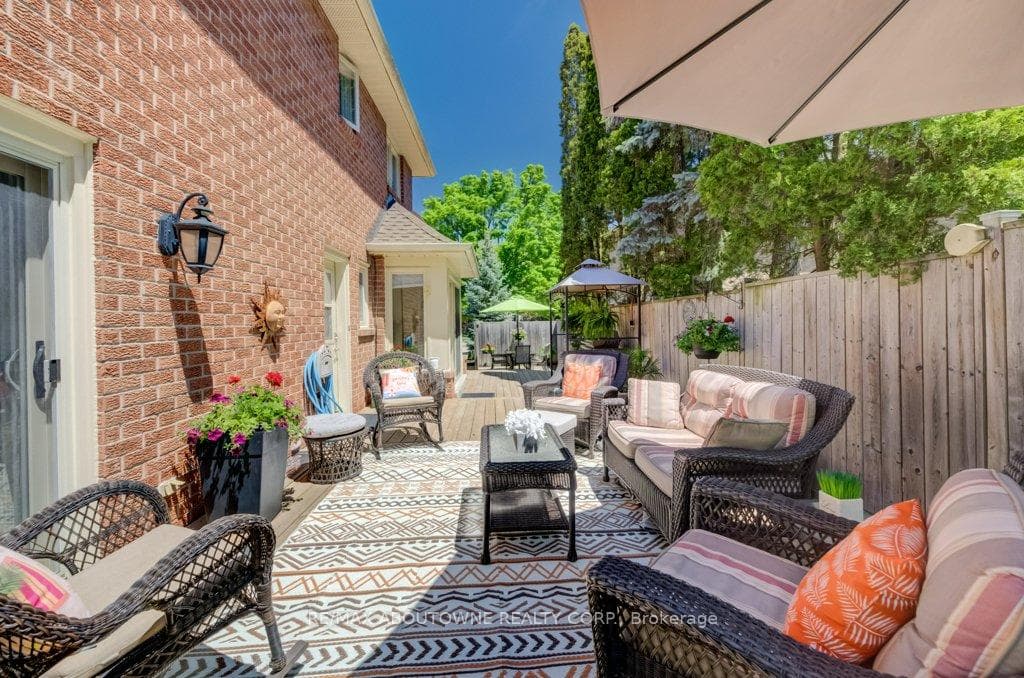 1300 Old Bridle Path - Detached photo 9 of 43 in Oakville, Ontario