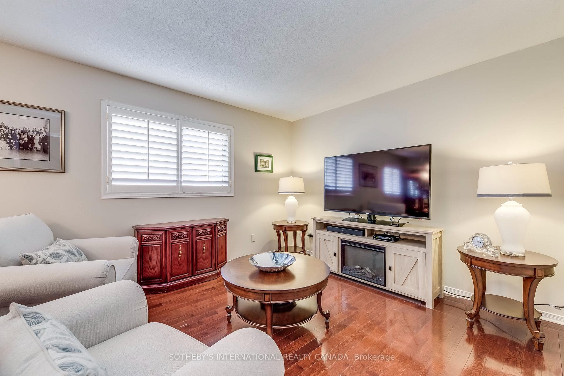 2294 Dale Ridge Drive - Semi-Detached photo 10 of 46 in Oakville, Ontario