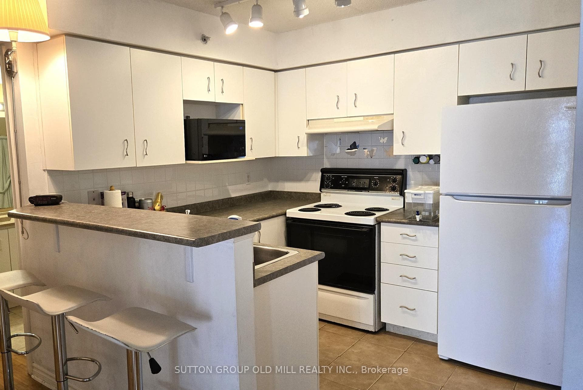 1470 Bishops Gate Unit 208 - Condo photo 7 of 32 in Oakville, Ontario