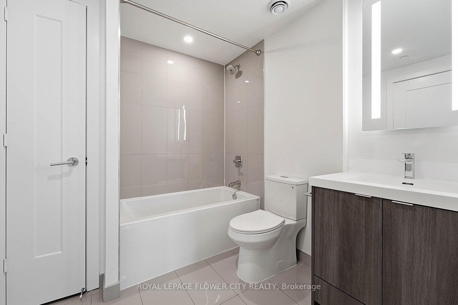 20 Inn On The Park Drive Unit 938 - Condo photo 21 of 36 in Don Mills / Parkwoods / Victoria Village, Ontario