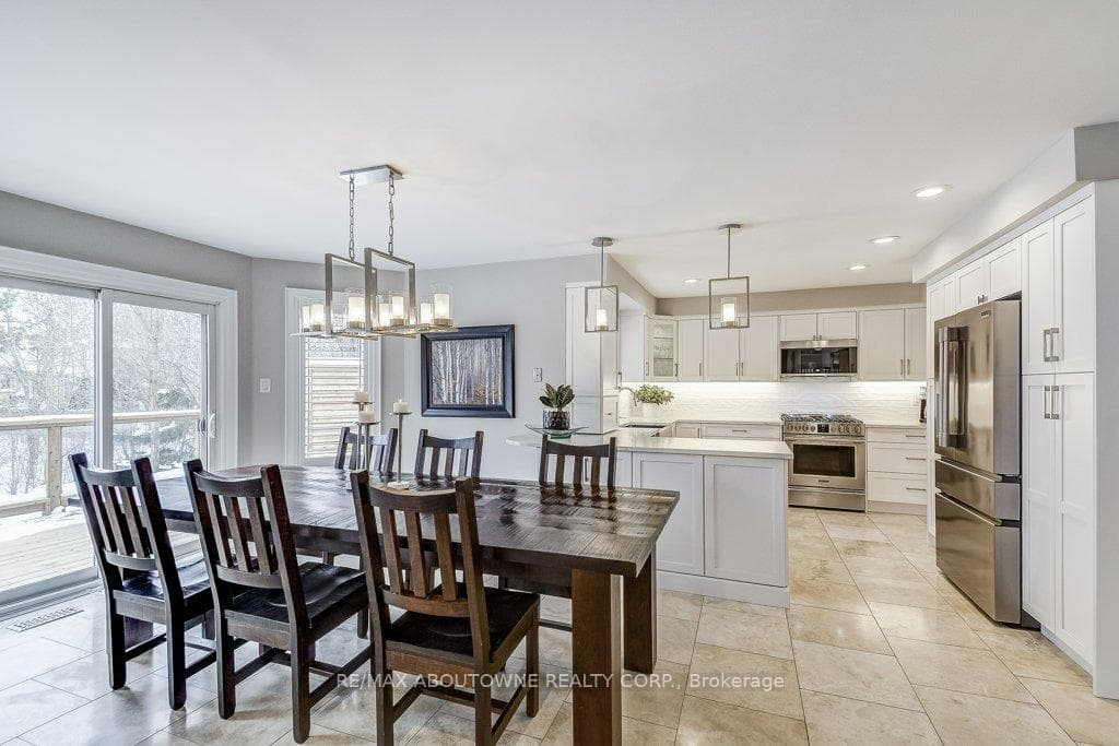 2080 Mckerlie Crescent - Detached photo 13 of 50 in Burlington, Ontario