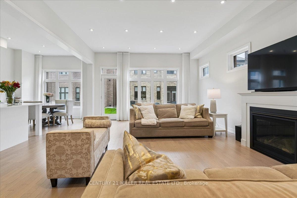 1358 Loon Lane - Detached photo 6 of 40 in Oakville, Ontario