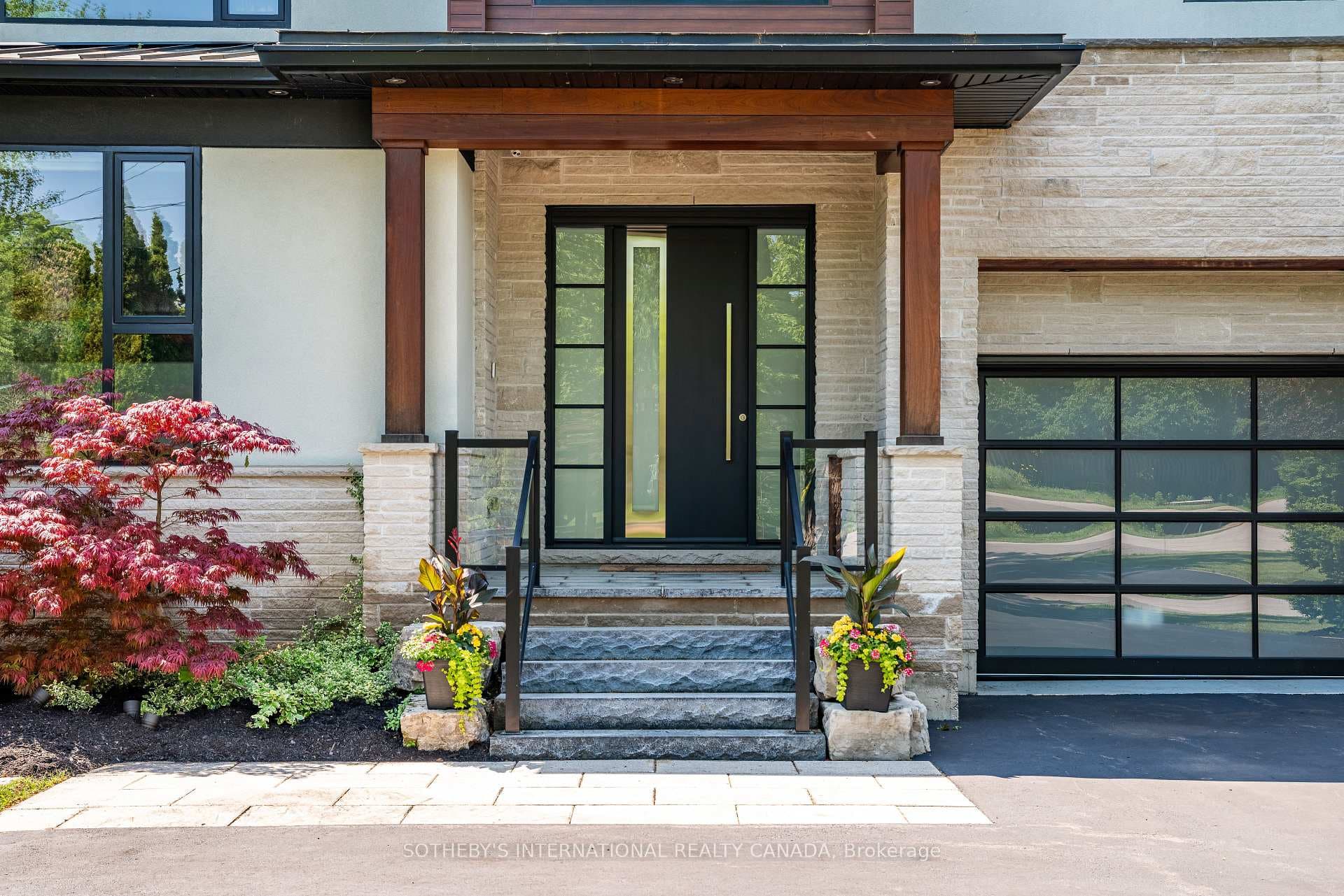 1388 Acton Crescent - Detached photo 4 of 50 in Oakville, Ontario