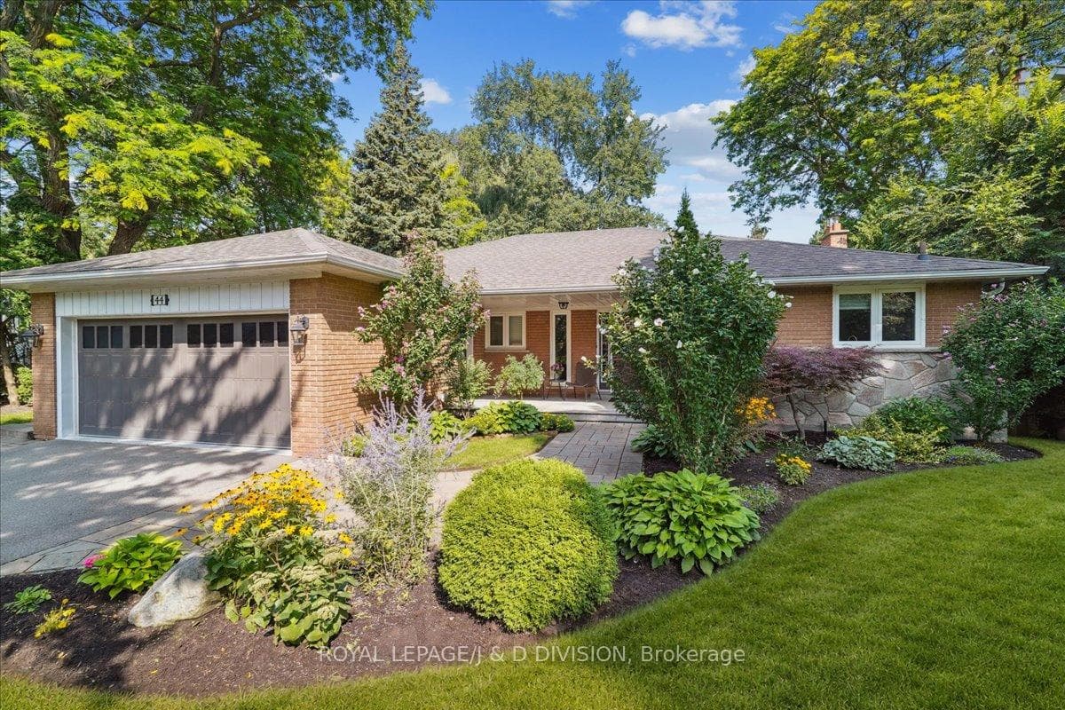 44 George Henry Boulevard - Detached photo 2 of 36 in Hillcrest Village / Bayview Village, Ontario