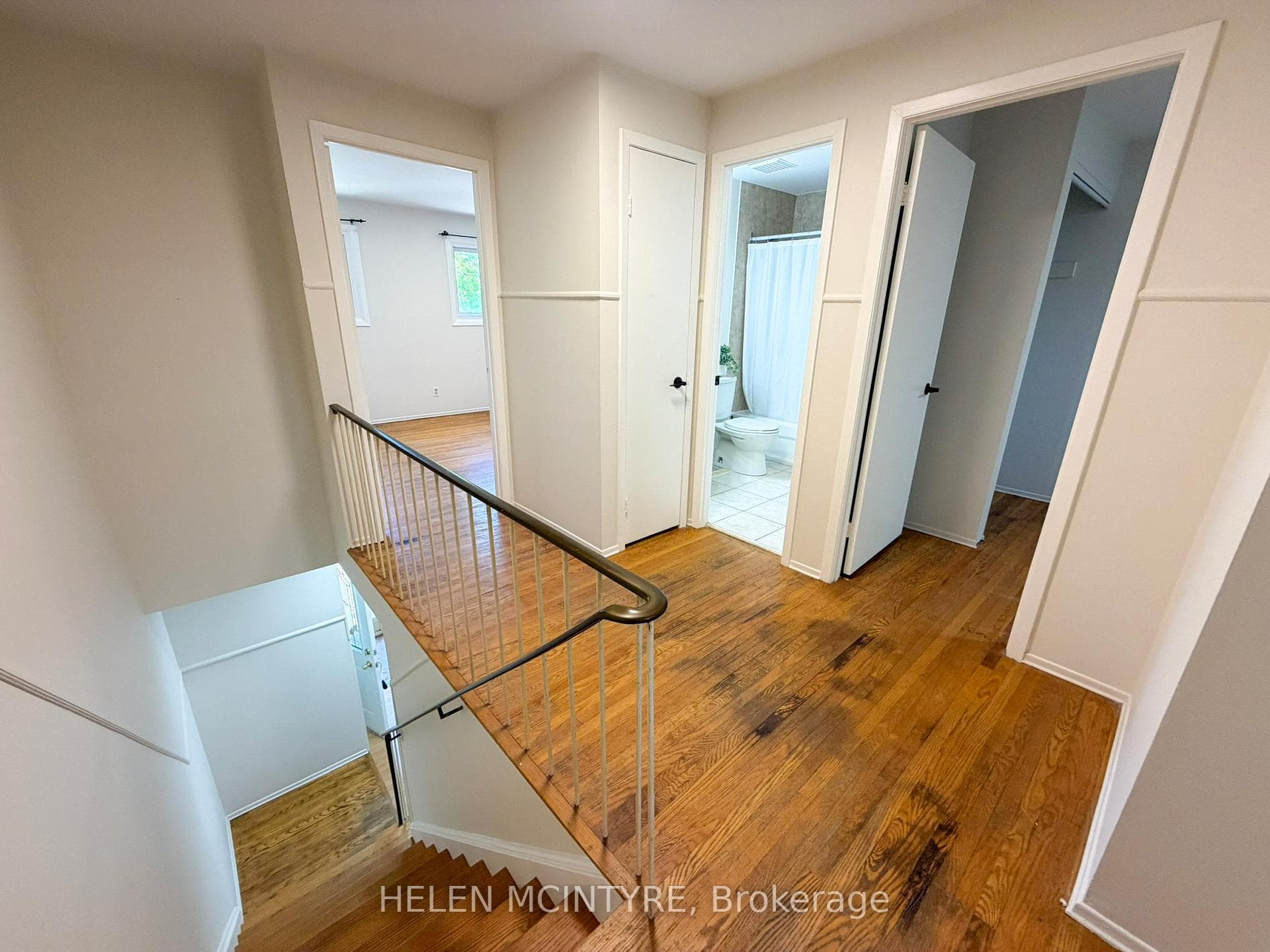 140 Ripley Court Unit 4 - Townhouse photo 17 of 47 in Oakville, Ontario