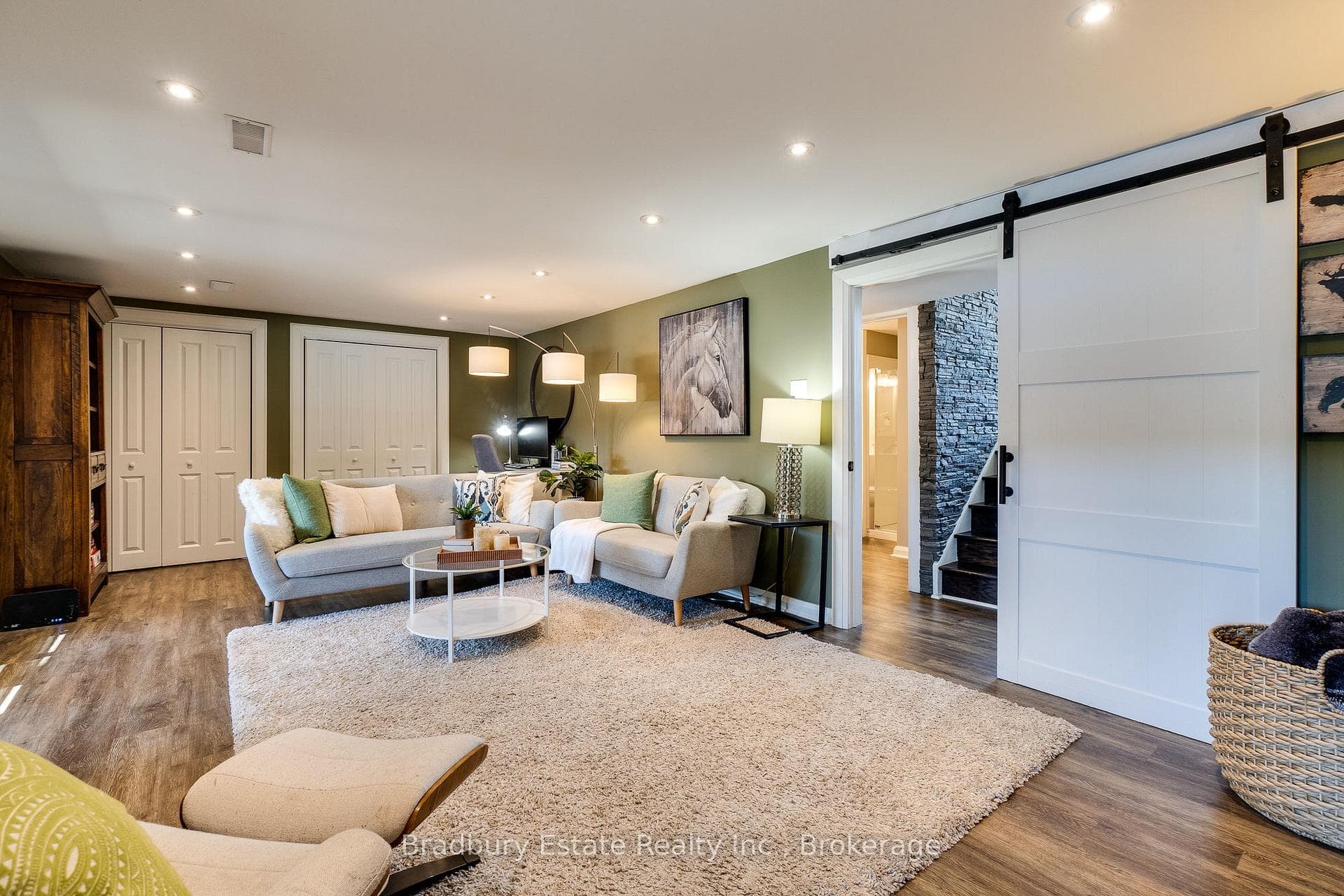 498 Wicklow Road - Detached photo 23 of 39 in Burlington, Ontario