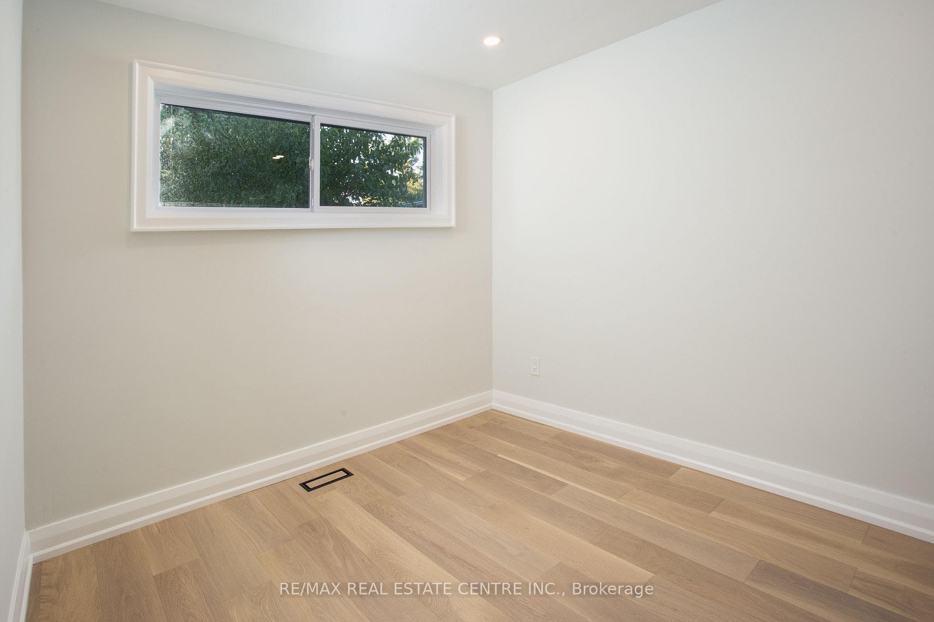 446 Willis Drive - Detached photo 20 of 35 in Oakville, Ontario