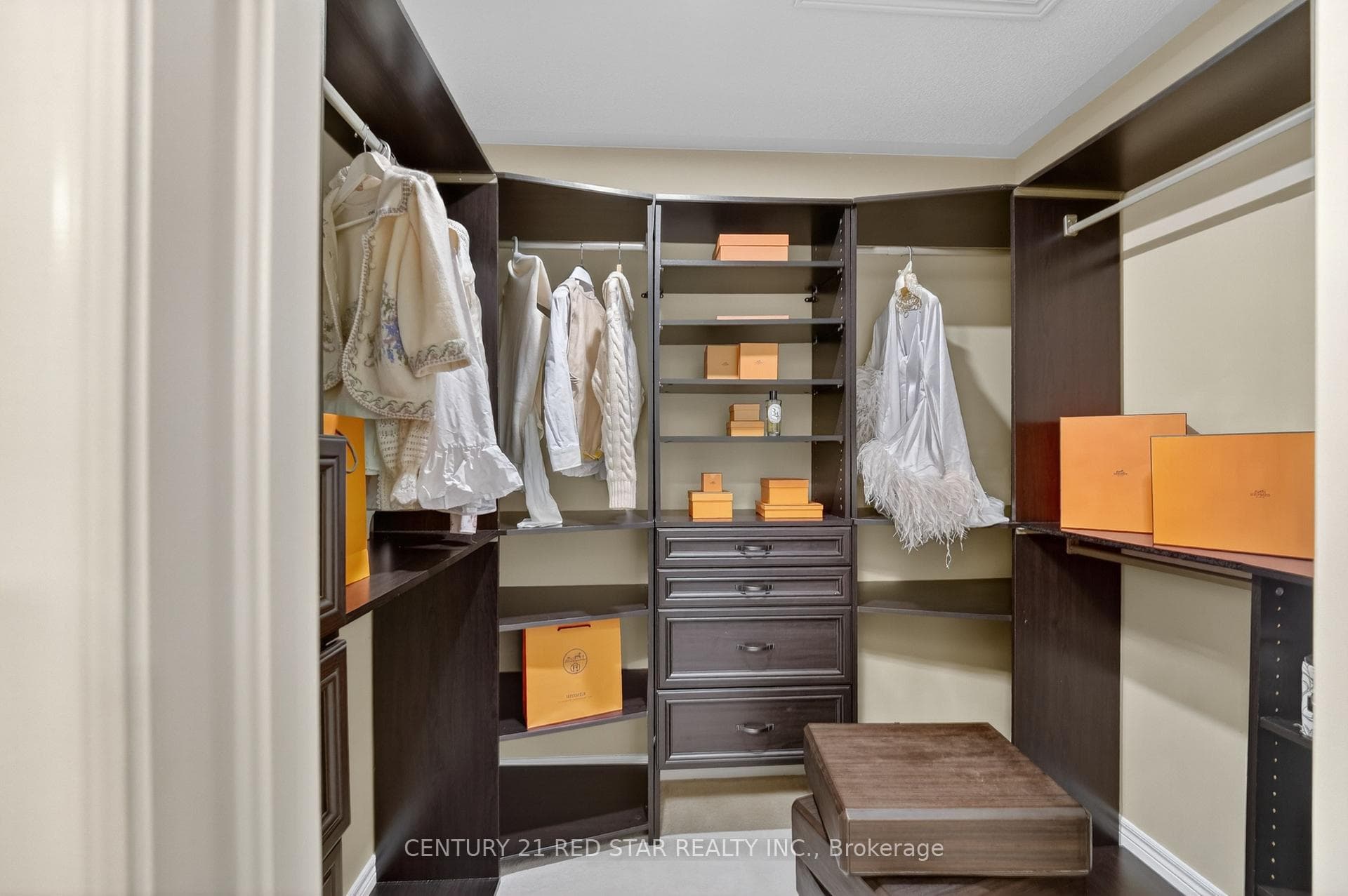 2416 Village Common - Townhouse photo 26 of 50 in Oakville, Ontario