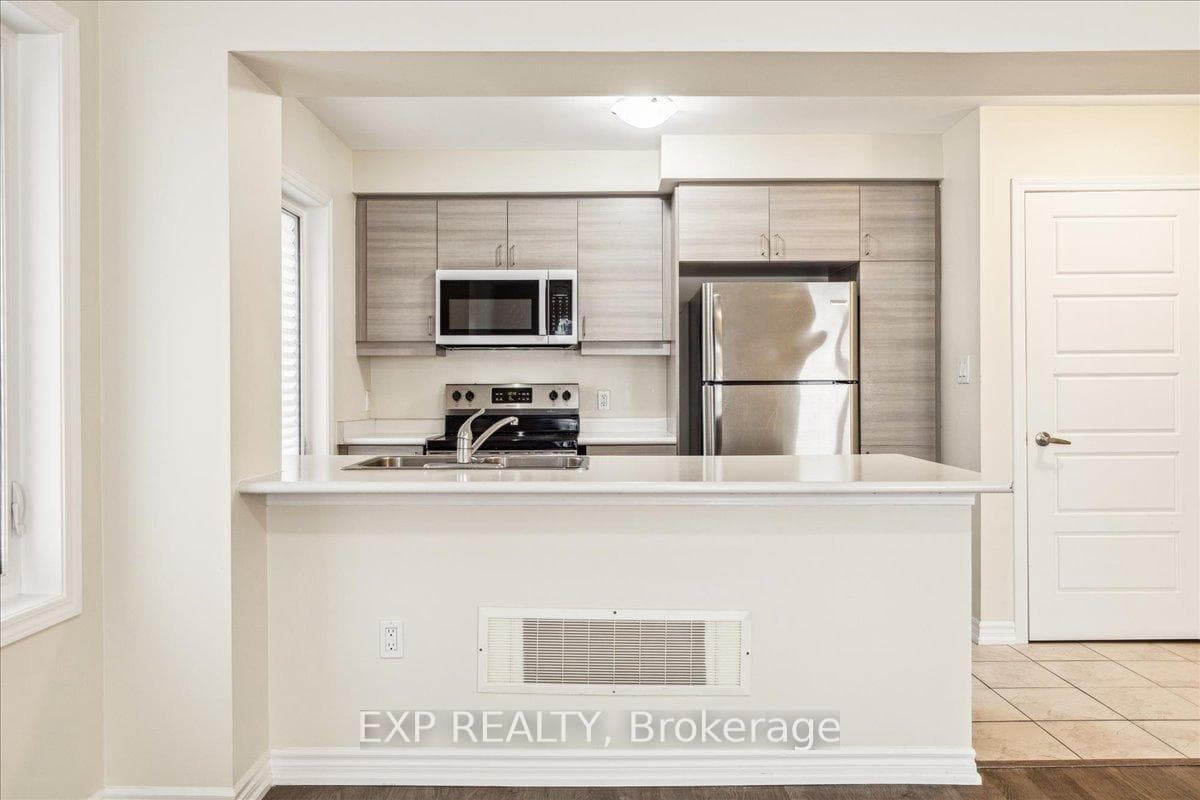 107 Lemieux Court - Townhouse photo 19 of 36 in Milton, Ontario