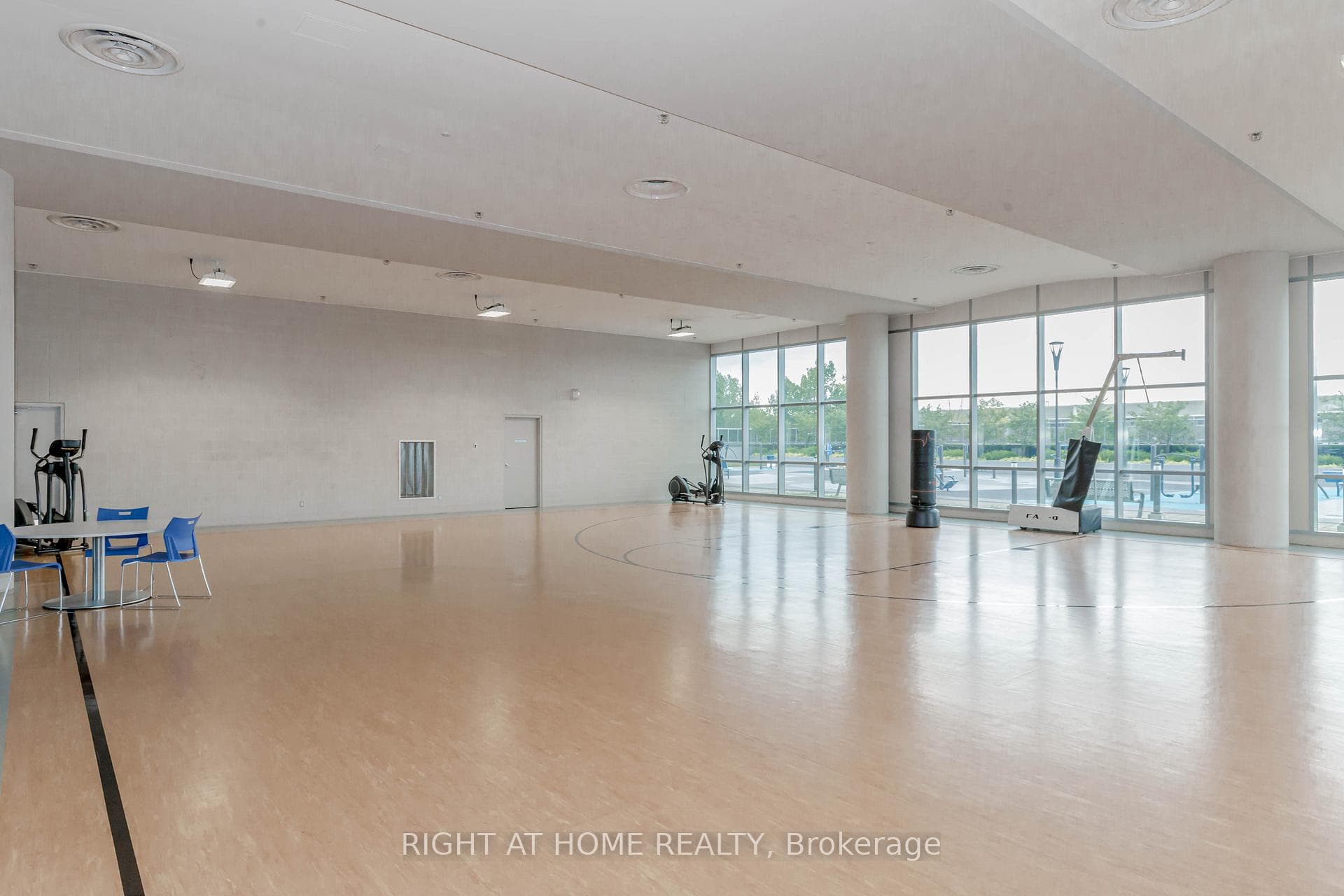 2093 Fairview Street Unit 709 - Condo photo 39 of 45 in Burlington, Ontario