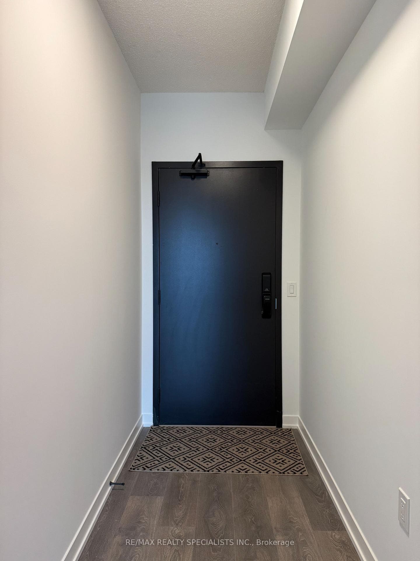 4878 POWERS Common Unit C1110 - Condo photo 3 of 30 in Burlington, Ontario