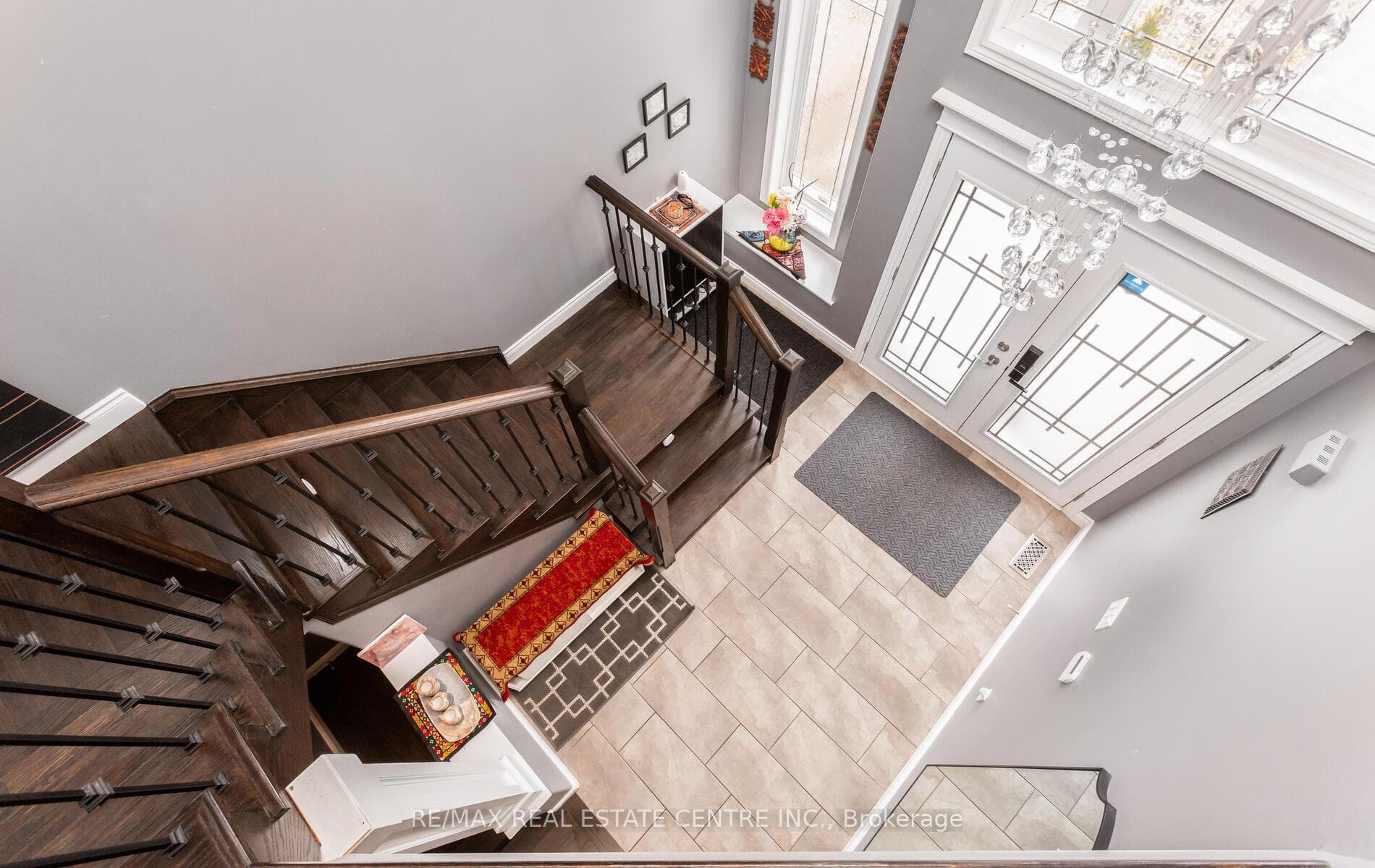 31 Rianna Court - Single Family Home photo 17 of 50 in Hamilton, Ontario