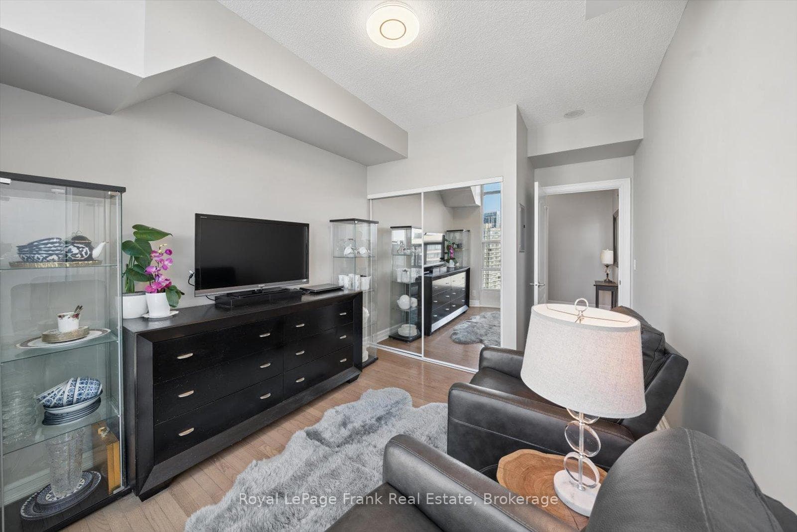 1 Elm Drive Unit 2405 - Condo photo 16 of 22 in Mississauga, Ontario