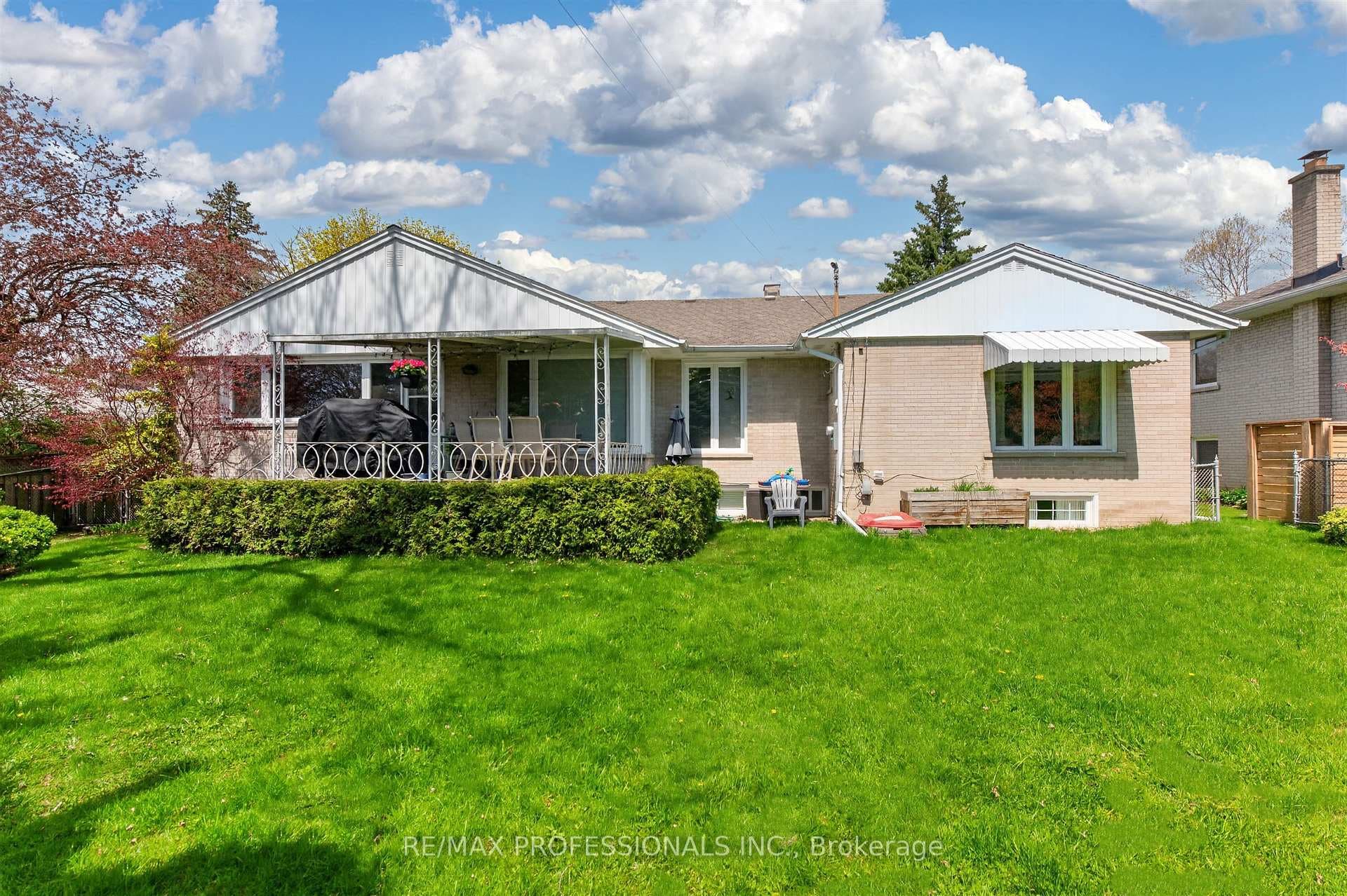 23 Ravensbourne Crescent - Detached photo 44 of 44 in Etobicoke (Islington / Rexdale), Ontario