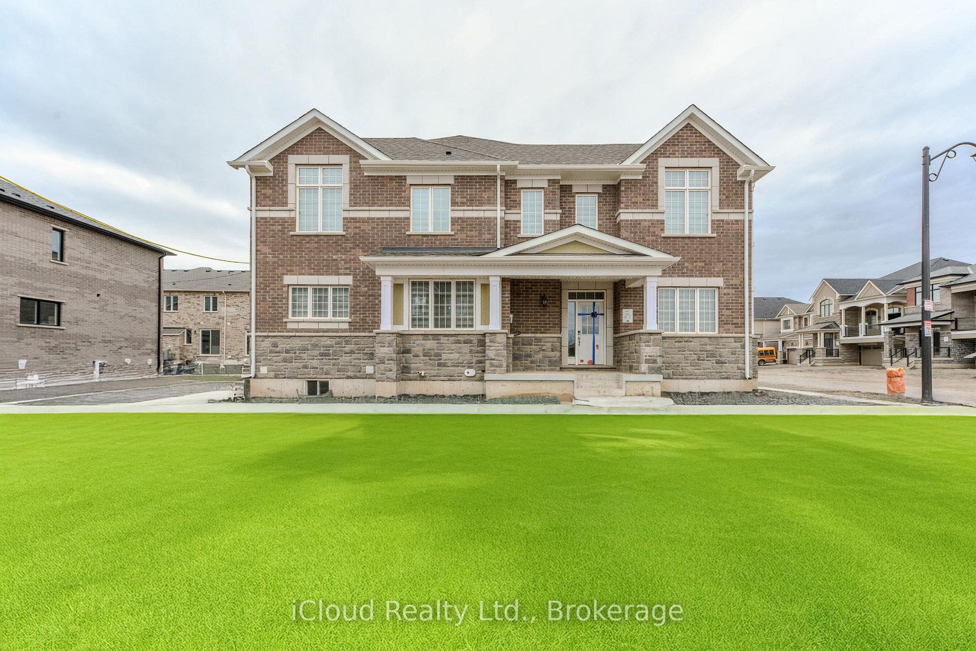 1217 Ferguson Drive - home for sale in Milton, Ontario