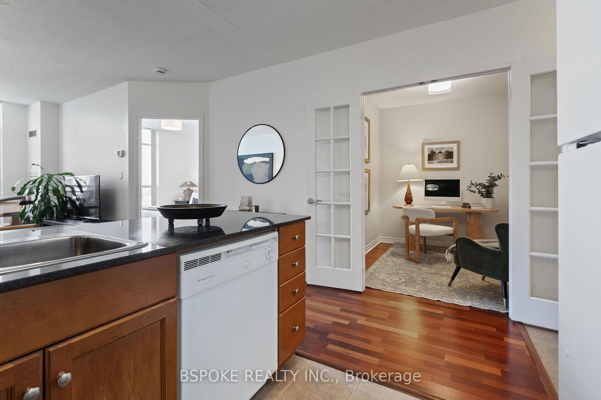 19 Barberry Place Unit 804 - Condo photo 8 of 21 in Hillcrest Village / Bayview Village, Ontario