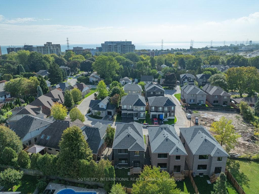 516 Markay Common - Detached photo 22 of 24 in Burlington, Ontario