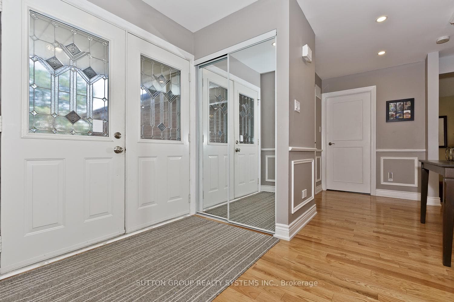 6686 Barrisdale Drive - Detached photo 8 of 47 in Mississauga, Ontario