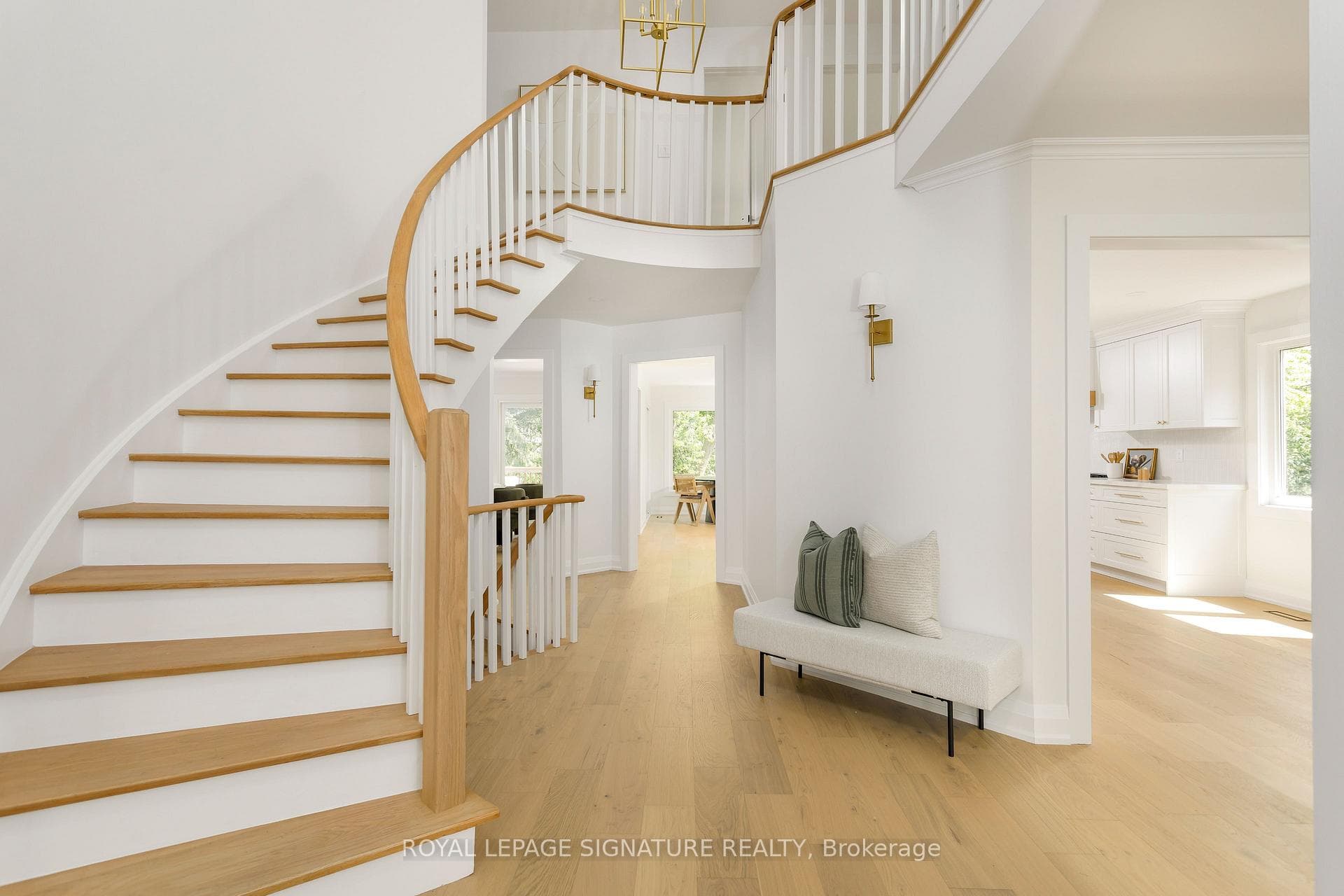 1026 Oak Meadow Road - Detached photo 2 of 50 in Oakville, Ontario