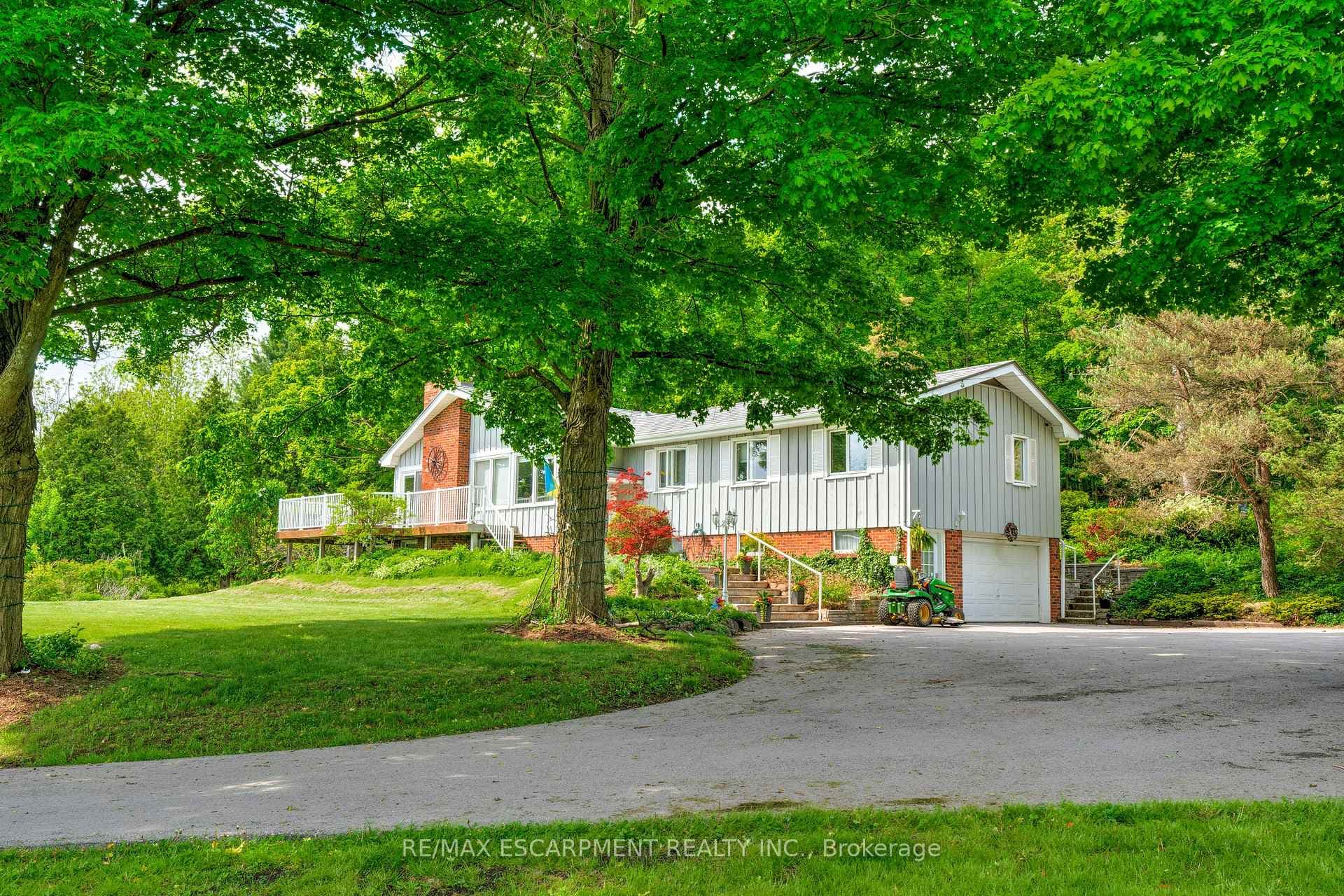 5086 Walkers Line - Detached photo 2 of 6 in Burlington, Ontario