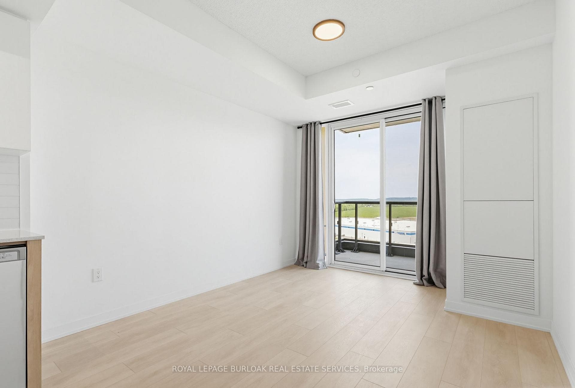 4878 Powers Common Unit D1405 - Condo photo 13 of 28 in Burlington, Ontario