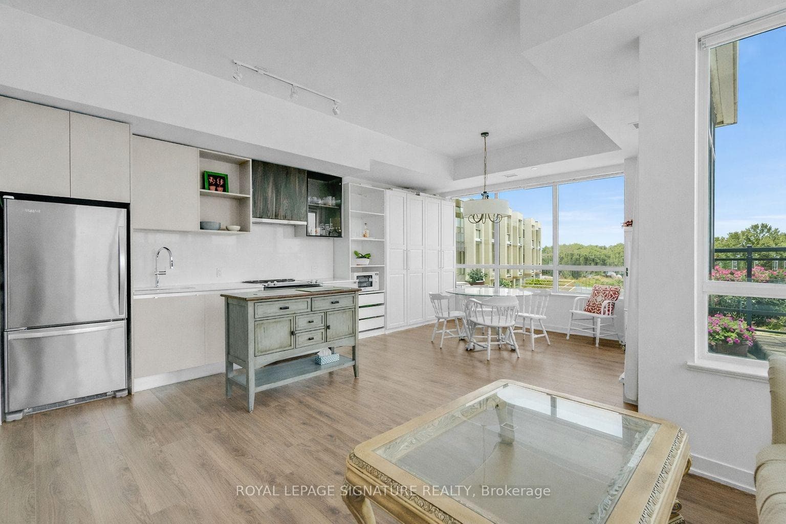 395 Dundas Street Unit 234 - Condo photo 14 of 35 in Oakville, Ontario