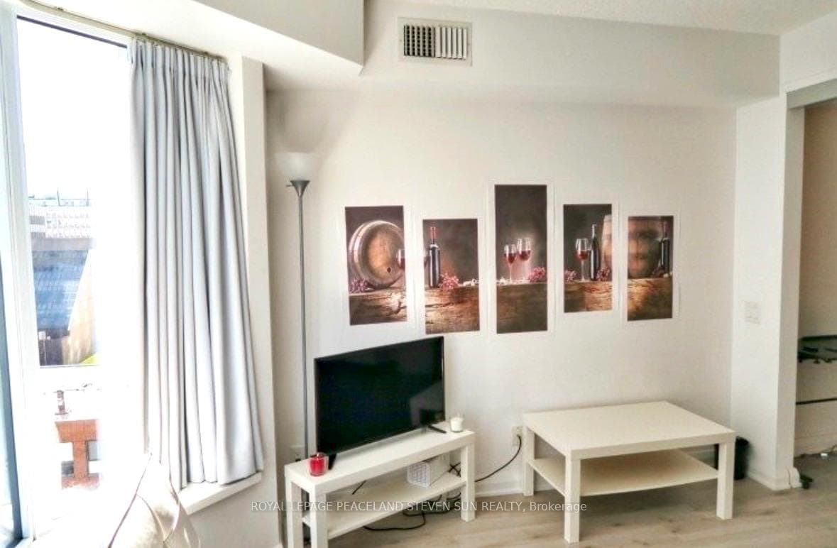 155 Yorkville Avenue Unit 1006 - Condo photo 5 of 14 in Annex / Yorkville / Summerhill, Ontario