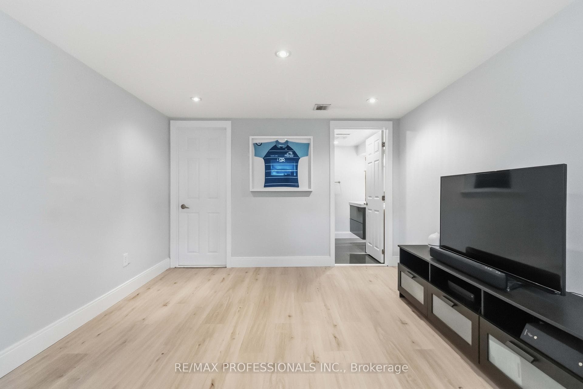 3 Snaresbrook Drive - Detached photo 17 of 32 in Etobicoke (West Mall / Rexdale), Ontario