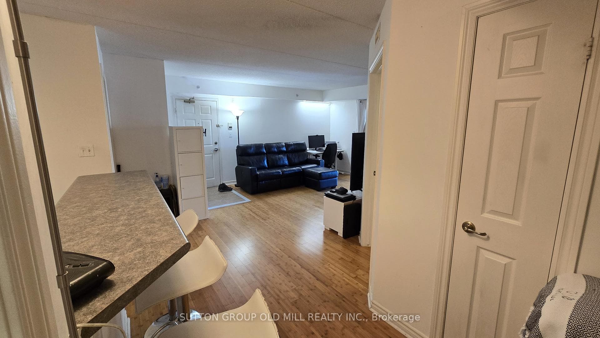 1470 Bishops Gate Unit 208 - Condo photo 16 of 32 in Oakville, Ontario